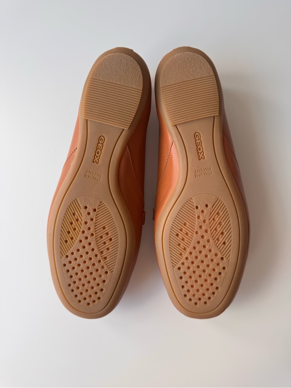 NEW Geox Women’s Cognac Leather Loafers with Gold Horsebit - Picture 3 of 5